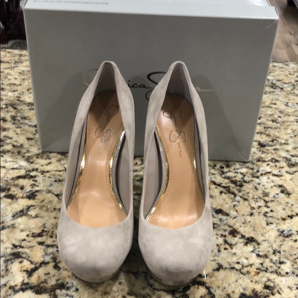 Shoes - Picture 5 of 7